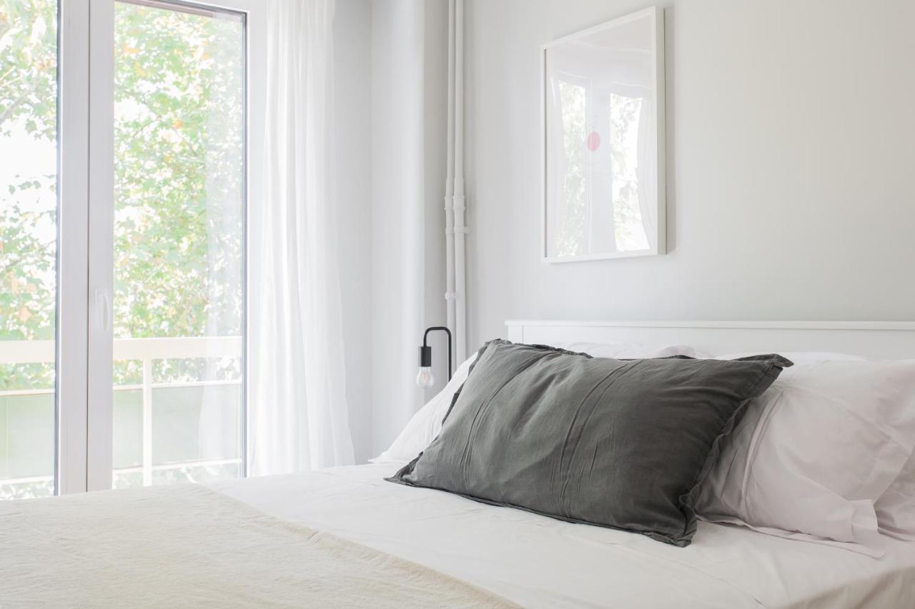 Absolute 2Br Apartment Near Emst Museum By Upstreet アテネ エクステリア 写真