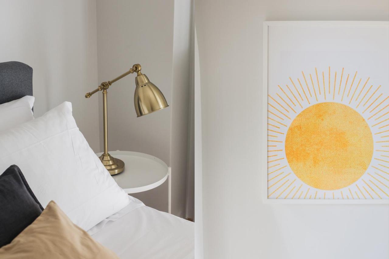 Absolute 2Br Apartment Near Emst Museum By Upstreet アテネ エクステリア 写真